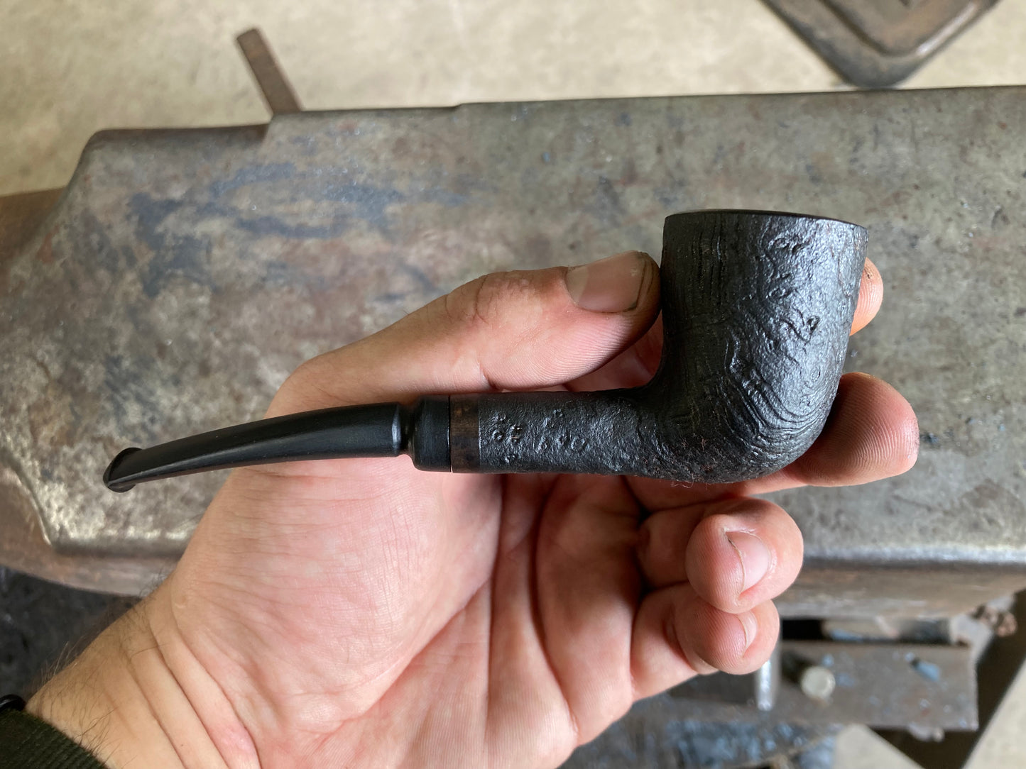 Sand blasted and ebonized briar pipe