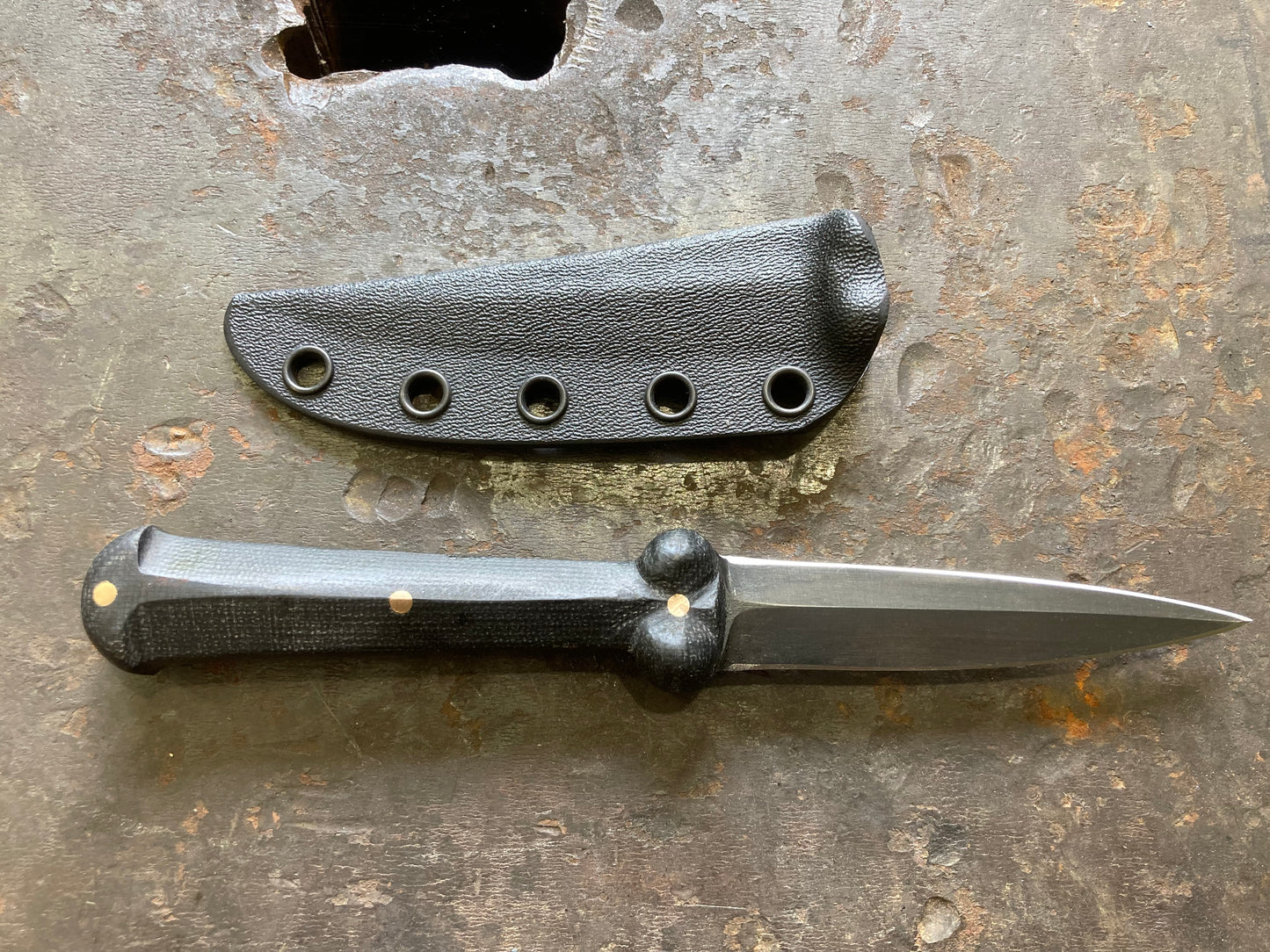 Mini bollock, double edged, black micarta