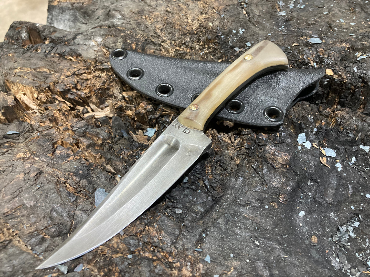 Rams Horn Handled Three Finger Kard Shard