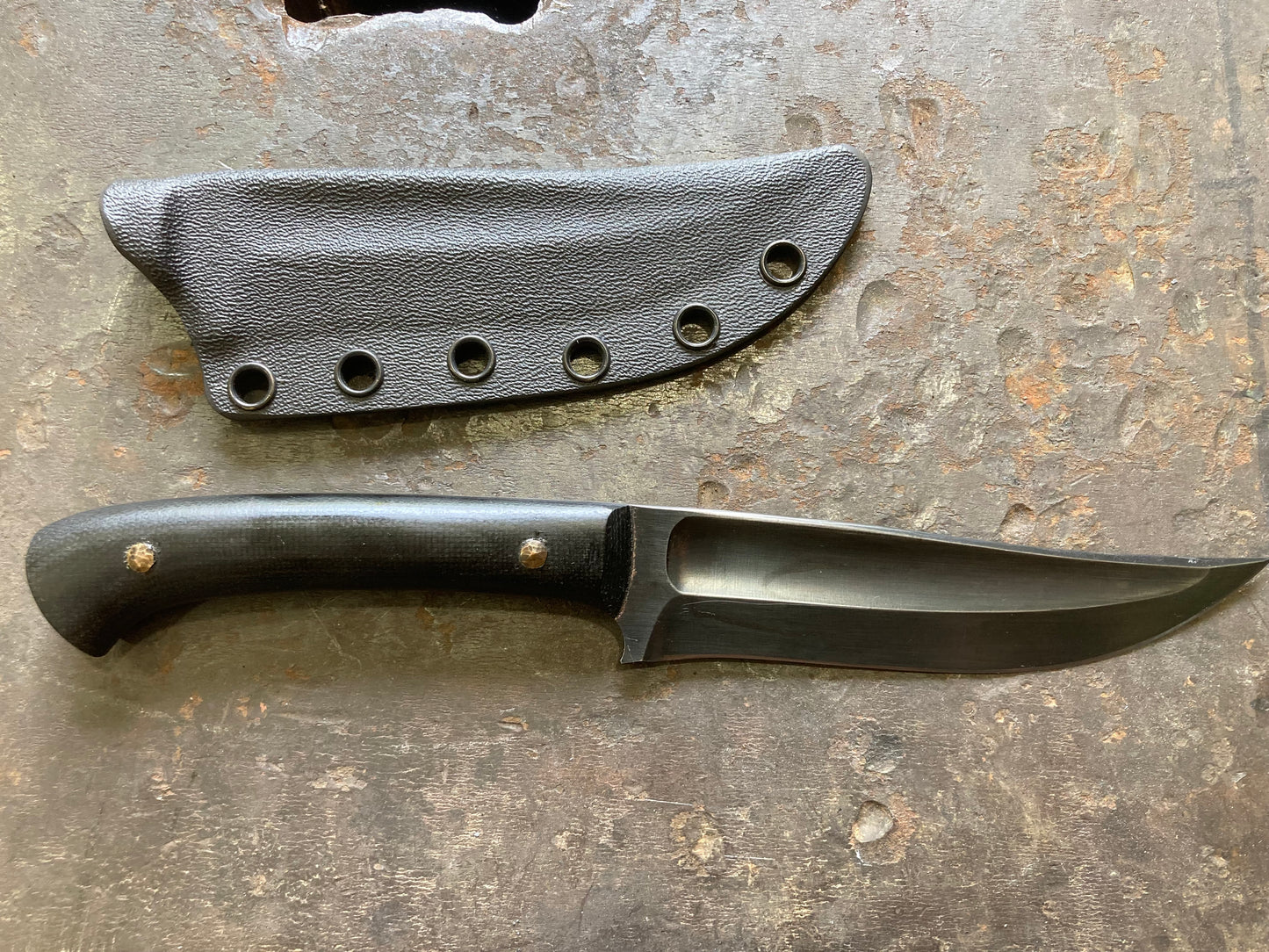 Four finger kard, black micarta