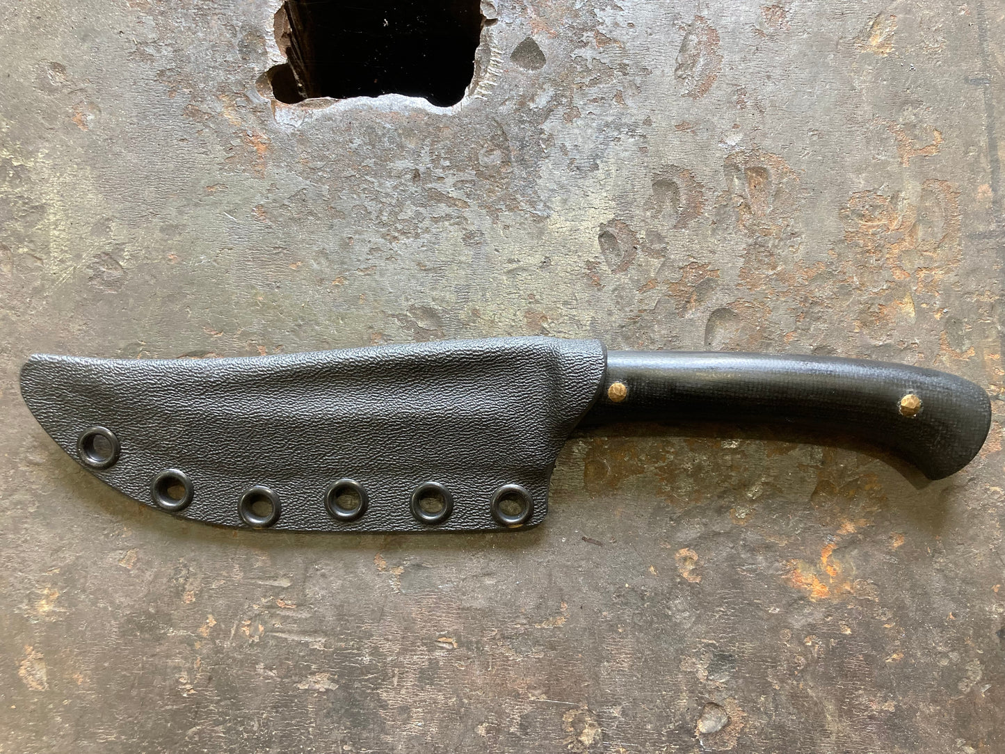 Four finger kard, black micarta